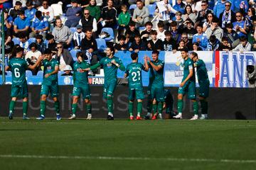 Los jugadores del Racing de Ferrol celebran el 0-2.