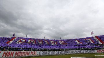 Soccer Football - Serie A - Fiorentina vs Benevento Calcio - Stadio Artemio Franchi, Florence, Italy - March 11, 2018   Fiorentina fans display in memory of former player Davide Astori   REUTERS/Alessandro Bianchi