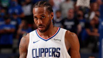 Kawhi Leonard commits future to Clippers with four-year deal