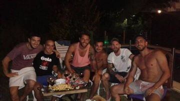 Messi, de vacaciones con sus excompañeros de Newell's
