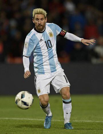 Argentina's Lionel Messi controls the ball during the FIFA World Cup 2018 qualifier football match between Argentina and Uruguay in Mendoza, Argentina, on September 1, 2016.