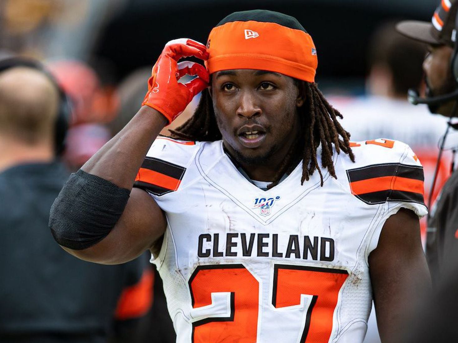 Browns RB Kareem Hunt practices after demanding trade