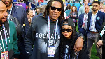 Por fin llegó el día del Super Bowl LVII. Aquí los famosos que se encuentran en el State Farm Stadium: Adele, Jay-Z, Billie Eilish, Cher y más.