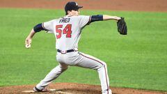 Braves' Fried tosses first complete-game shutout; Royals make history