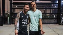 El guardameta argentino aprovechó la visita de Messi en Miami para inmortalizar la firma del que considera su "ídolo".