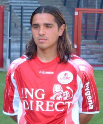 Tras un paso por Perugia regresó a Chile, jugó en la UC y Palestino, hasta que tuvo una segunda oportunidad en Europa. Entre el 2002 y 2004 estuvo en el Lille club donde poco a poco perdió protagonismo.