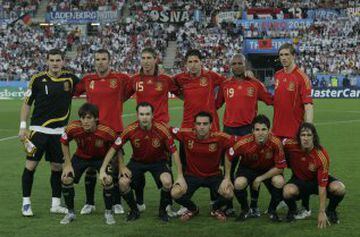29 de junio de 2008. Final de la Eurocopa de Austria y Suiza entre Alemania y España. Once inicial español.