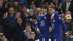 João Félix with Enzo Fernández, in a Chelsea match.