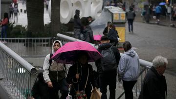Lluvia en Santiago: Iván Torres confirma cuando llega el sistema frontal y cuánta agua caerá en la capital