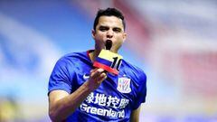 Giovanni Moreno celebrando el gol que le dio el triunfo al Shanghai Shenhua ante Dalian Yifang por Superliga China