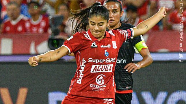 Catalina Usme, máxima goleadora de la Liga Femenina