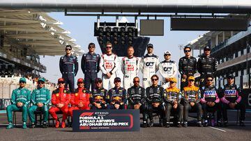 Los pilotos de F1 posan en el GP de Abu Dhabi 2023.