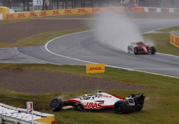 El piloto alemán de Haas terminó la Práctica estrellando el monoplaza contra la barrera. Tras conducir al pit lane terminó por derrapar y se estrelló contra la barrera de protección.
