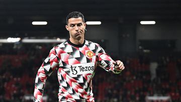 Cristiano Ronaldo, jugador del Manchester United, calienta antes de un partido.