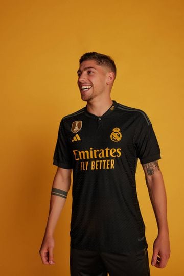 Real Madrid Camiseta Hombre Tercera Equipación Negra Temporada 2022/2023 :  : Moda