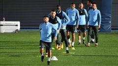 MANCHESTER, ENGLAND - OCTOBER 16:  Sergio Aguero of Manchester City trains during the Manchester City Training Session at the Etihad Stadium on October 16, 2017 in Manchester, England.  (Photo by Gareth Copley/Getty Images)