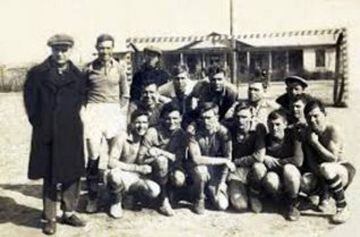 Azerbaiyán fundó su primer club de fútbol el 18 de marzo de 1937. En la capital del país se creó el Neftchi Baku PFK. 