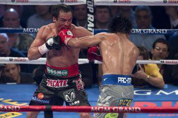 Después de tres peleas, Juan Manuel Márquez por fin pudo vencer a Manny Pacquiao. El 8 de diciembre de 2012, Márquez asestó un golpe certero a la cara del boxeador filipino a la mitad del sexto asalto. Nocaut fulminante.