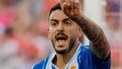 Joselu Mato, reacciona durante el partido de la jornada 33 de LaLiga entre Sevilla FC y RCD Espanyol.