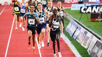 Kenya's Timothy Cheruiyot (front C) followed by Norway's Jakob Ingebrigtsen (rear C) and Spain's Mohamed Katir (L) competes in the Men's 1500m during the IAAF Diamond League competition on July 9, 2021 in Monaco. (Photo by CLEMENT MAHOUDEAU / AFP)