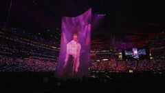 MINNEAPOLIS, MN - FEBRUARY 04: An image of Prince is projected as Justin Timberlake performs during the Pepsi Super Bowl LII Halftime Show at U.S. Bank Stadium on February 4, 2018 in Minneapolis, Minnesota.   Jonathan Daniel/Getty Images/AFP == FOR NEWSP