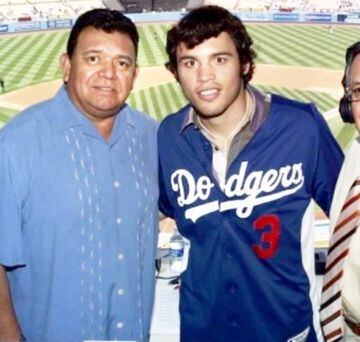 JC Chávez Jr junto a Fernando “El Toro” Valenzuela, exjugador mexicano de los Dodgers
