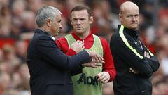 Mou le pide a Rooney que deje de criticar y recupere su forma