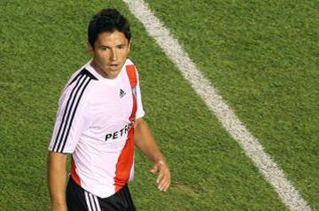 Gustavo Canales participó en el clásico válido por el Clausura 2009-10. En esa ocasión Boca ganó por 2-0.