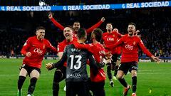 Los jugadores del Mallorca celebran el triunfo en los penaltis ante la Real y el pase a la final de Copa del Rey.