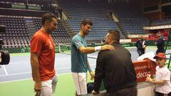 Novak Djokovic busca "energía positiva" frente a España