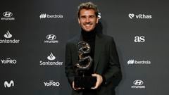 Antoine Griezmann, con Premio AS del Deporte que le reconoce como el mejor futbolista y el más decisivo de la Liga 2022-23.