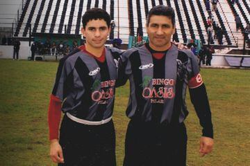 'El Rifle" se unió al Miramar de Uruguay, donde compartió camiseta con su hijo Nicolás.