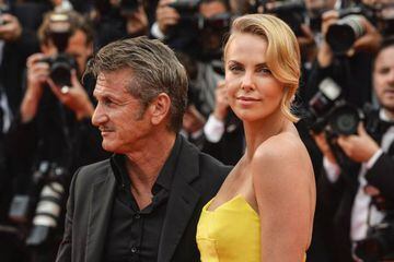 Charlize Theron y Sean Penn fueron pareja sorpresa de Hollywood