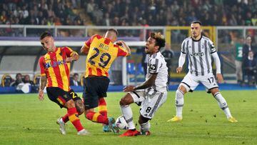 Weston McKennie (Juventus) and Alexis Blin (US Lecce) during the italian soccer Serie A match US Lecce vs Juventus FC on October 29, 2022 at the Via Del Mare stadium in Lecce, Italy (Photo by Emmanuele Mastrodonato/LiveMedia/NurPhoto via Getty Images)