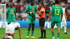 El analista salvadoreño Fernando Palomo mostró su apoyo por el árbitro de su país, Iván Barton, en el Inglaterra-Senegal.