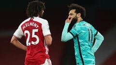Soccer Football - Premier League - Arsenal v Liverpool  - Emirates Stadium, London, Britain - April 3, 2021 Arsenal&#039;s Mohamed Elneny and Liverpool&#039;s Mohamed Salah after the match Pool via REUTERS/Catherine Ivill EDITORIAL USE ONLY. No use with u
