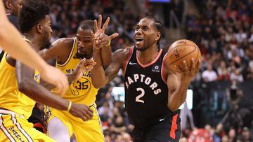 Kawhi Leonard (Toronto Raptors) frente a Kevin Durant (Golden State Warriors) durante las Finales de la NBA en 2017.