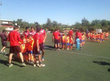Los jugadores comienzan el entrenamiento junto a la Escuela Chacabuco-Recoleta.