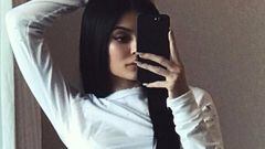La fotografía de Kylie Jenner presumiendo de curvas en la que muchos creen que ha utilizado Photoshop