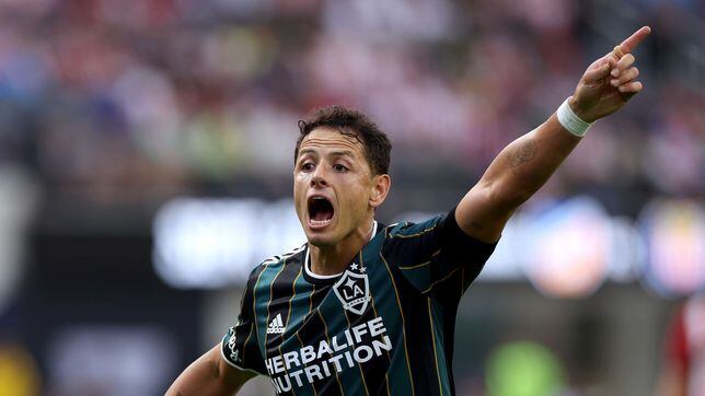 FOX Soccer on X: Chicharito made his debut with @Chivas in 2006