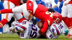 KANSAS CITY, MISSOURI - DECEMBER 10: Patrick Mahomes #15 of the Kansas City Chiefs is sacked by Ed Oliver #91 of the Buffalo Bills during the first half of the game at GEHA Field at Arrowhead Stadium on December 10, 2023 in Kansas City, Missouri.   David Eulitt/Getty Images/AFP (Photo by David Eulitt / GETTY IMAGES NORTH AMERICA / Getty Images via AFP)