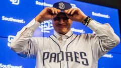 El pelotero de origen dominicano fue presentado este viernes por los San Diego Padres en busca de lograr su primer anillo en las Grandes Ligas.