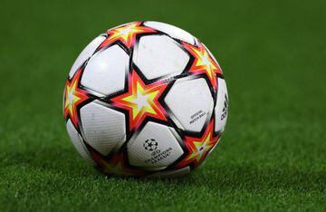Official match ball displaying the logo of the 2022 UEFA Champions League.