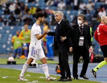 Asensio and Ancelotti collide in a substitution.