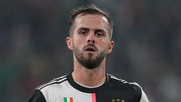 Barcelona agree Pjanic signing after letting Arthur join Juventus