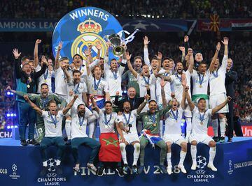 El Real Madrid de Zinedine Zidane ha marcado ya historia tras conseguir su tercer título consecutivo de UEFA Champions League. Nadie lo había conseguido en el actual formato de competencia. 