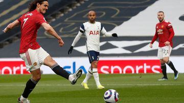 CORRECTION / Manchester United&#039;s Uruguayan striker Edinson Cavani puts the ball in the net for what was later a disallowed goal by the VAR, during the English Premier League football match between Tottenham Hotspur and Manchester United at Tottenham 