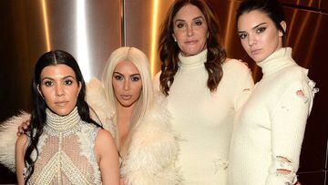 Kourtney Kardashian, Kim Kardashian West, Caitlyn Jenner y Kendall Jenner en Madison Square Garden, Nueva York. Febrero 11, 2016.