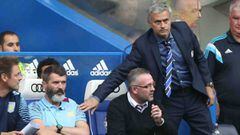 Roy Keane y Jos&eacute; Mourinho, durante un partido de Premier League en 2014.