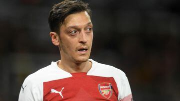 Özil plans to see out Arsenal contract